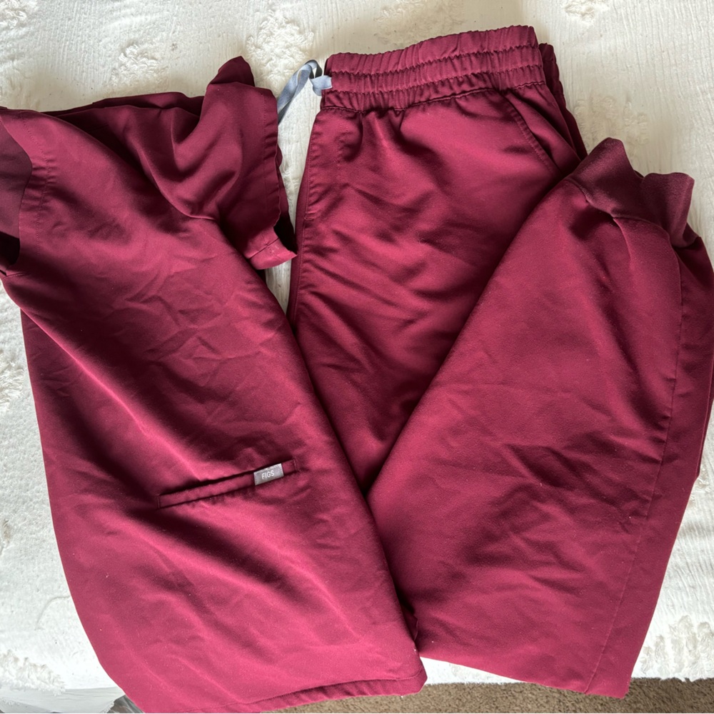 Burgundy figs set